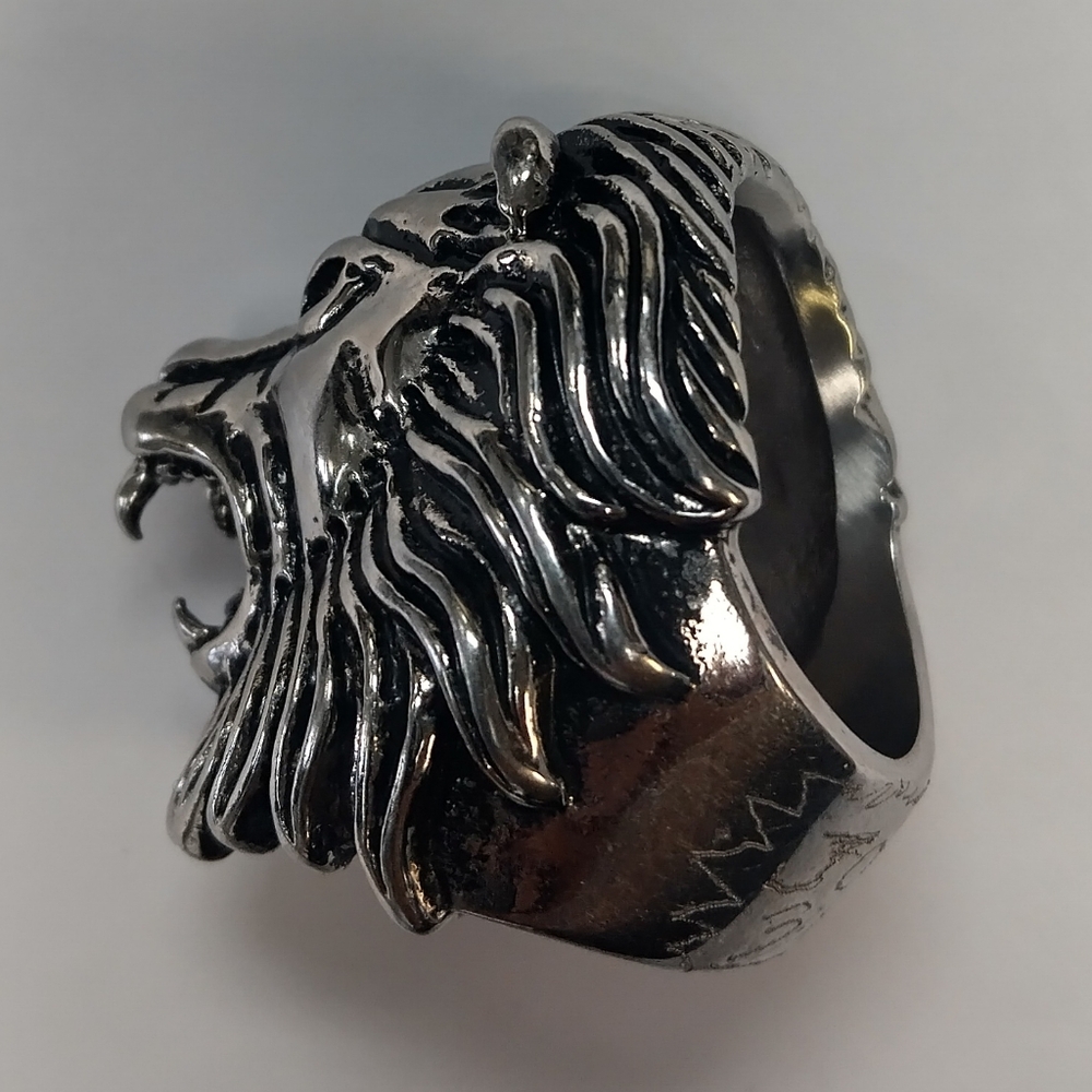 Men’s Stainless Steel Lion Head Ring – Roaring Lion – Jon 3:16 Engraved